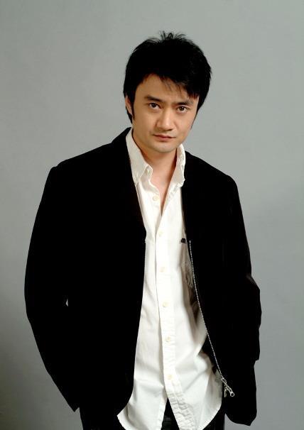 前行者主演曹卫宇北漂时住地下室与编导妻子的婚姻怎样