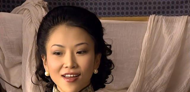 《七十二家房客》的"韩师奶"董潼,粉丝称她为广东版"张曼玉"