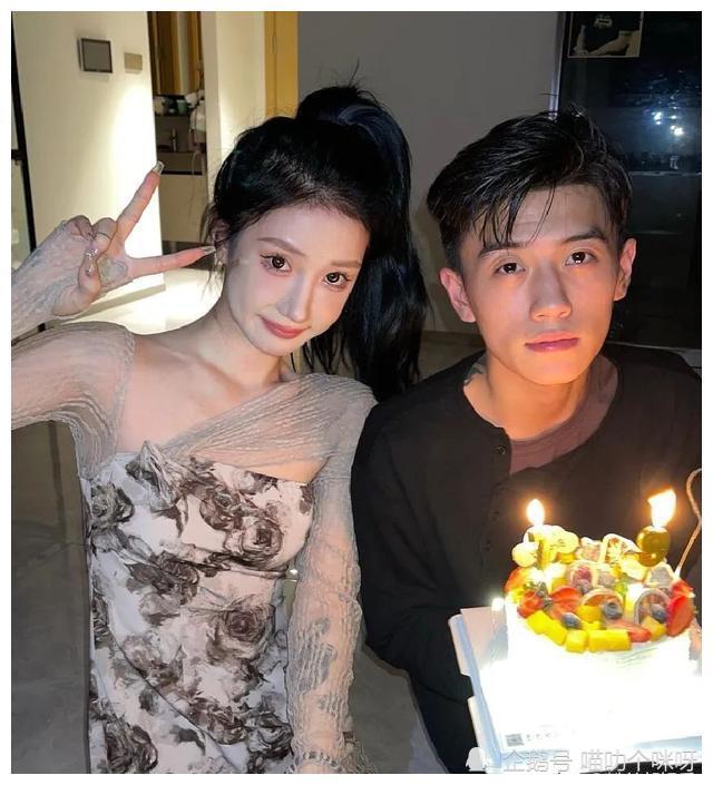 网红任权官宣与薛小婉分手被粉丝追问其原因透露在吵架不爱了