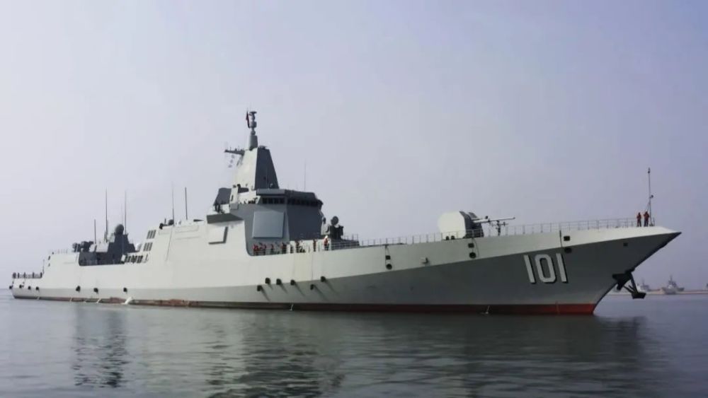 南昌舰今年4次突破岛链离不开这个老鬼的默默付出