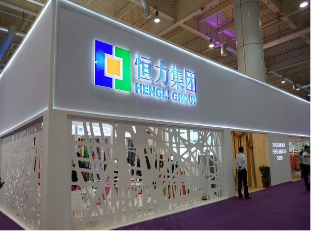 他带领恒力集团,打破了国外资本对中国pta,与芳烃高端行业的垄断行为