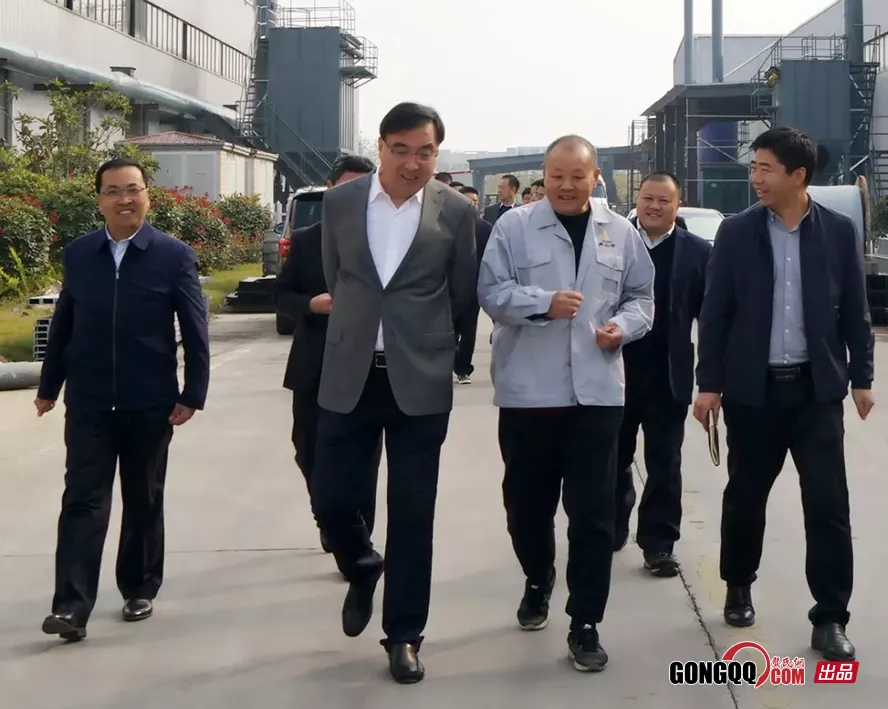 临沭县县长张雷到龚志刚宗亲公司调研_腾讯新闻