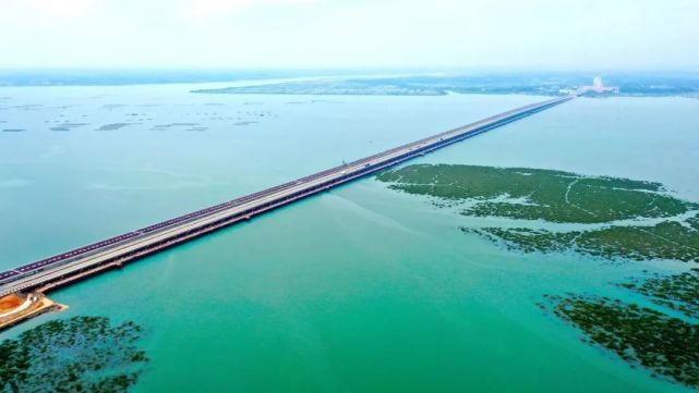 目前廣西已建成的最長跨海橋:鐵山港跨海大橋順利建成通車!