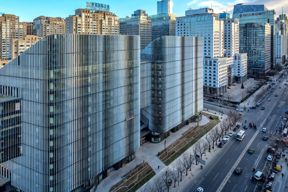 2007年京城著名的地产大亨潘石屹以10.