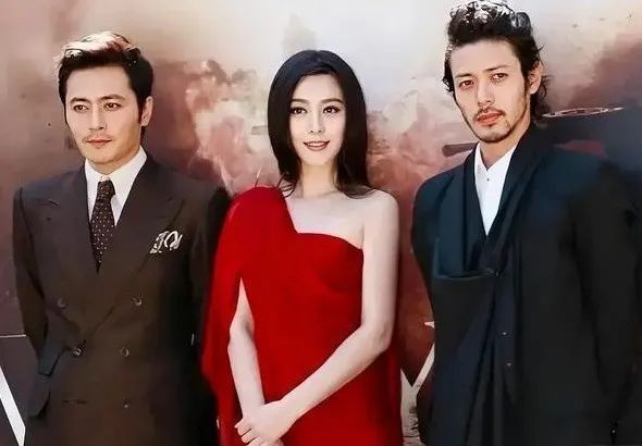 7位女星成合照杀手李小冉白到发光倪妮气质好她让杨颖害怕