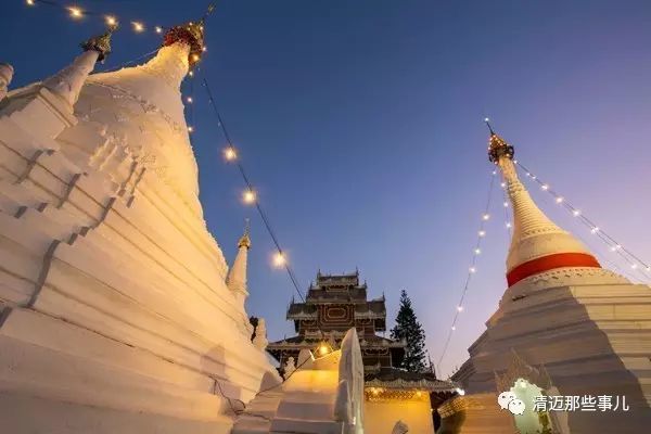 距離市區僅3公里的空木寺(wat phrathat doi kongmu),是夜豐頌府最