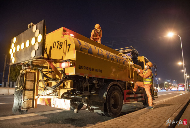 护航进博会,沪松卫线开展道路集中养护整治