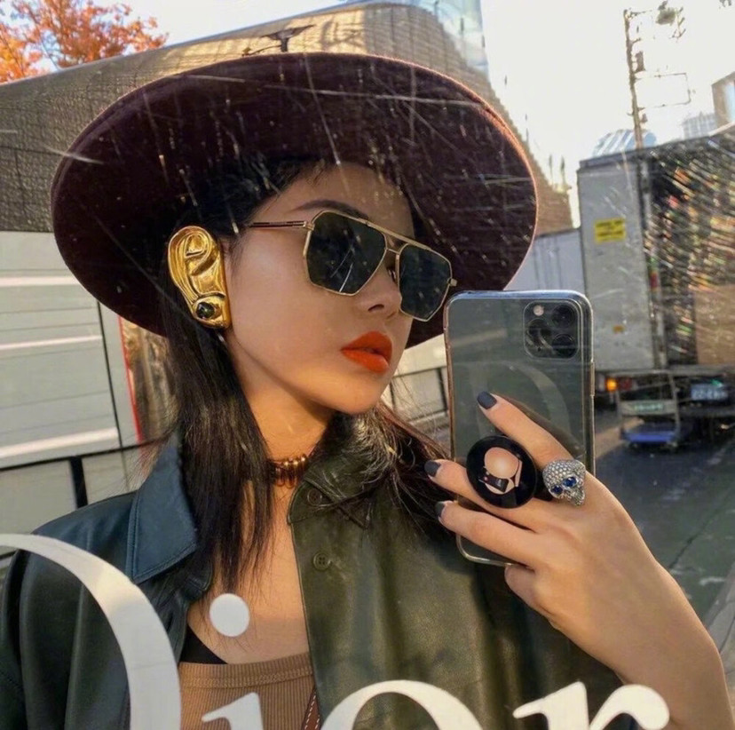 一组有点酷的女生头像