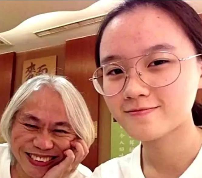 17岁女高中生林靖恩辍学嫁给57岁大叔如今生活怎么样