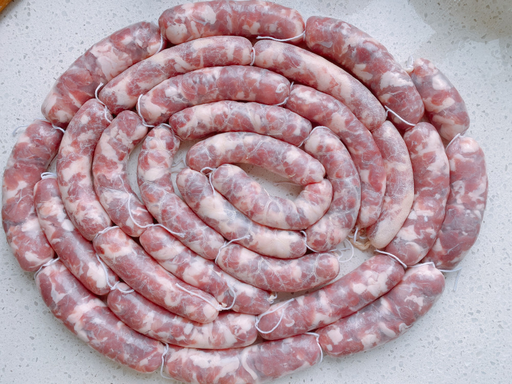 灌香肠最忌讳乱加调料,分享几十年的配方,咸度适中,一次就成功_腾讯