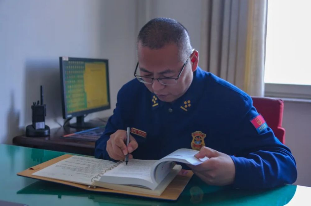 李俊勇铁心向党终不悔初心不改勇担当