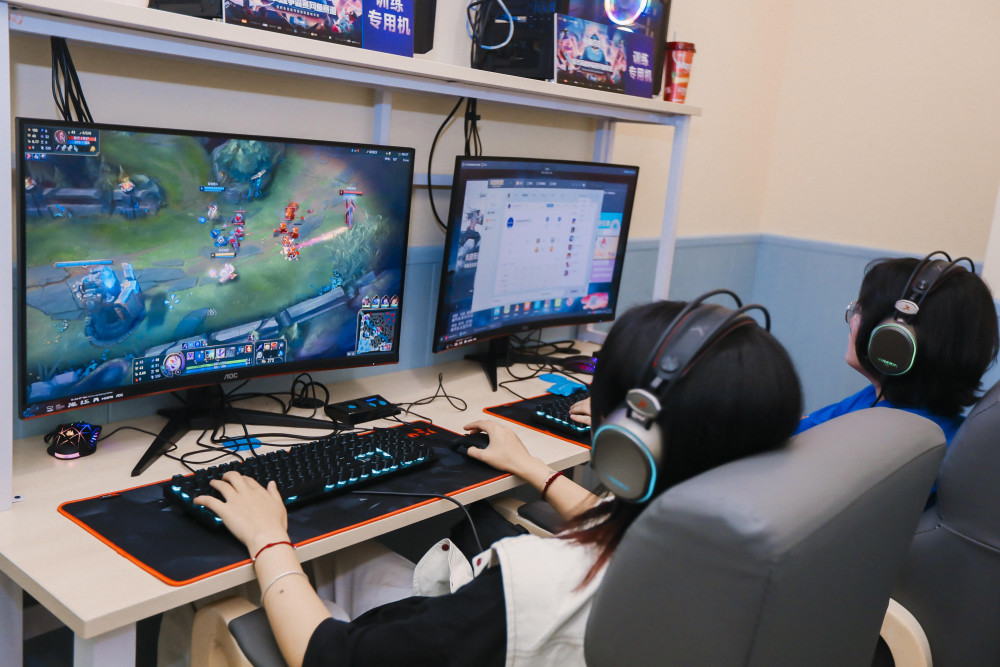 网鱼电竞和英雄联盟举办的这场赛事打破了我对网吧赛的固有印象