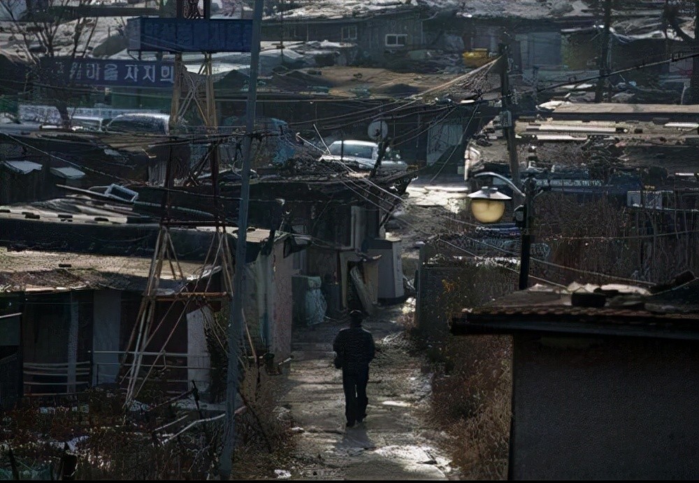 韩国往事为了家园不被强拆优秀青年的生命定格在了26岁