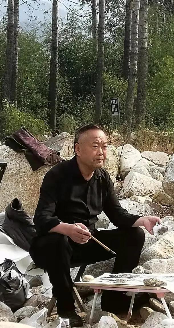 马景岭教授带领学生赴山东五莲写生纪实