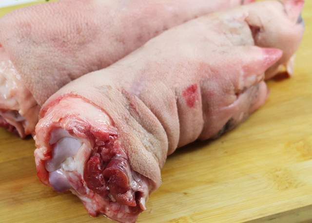 买猪蹄,一定分清"猪前蹄和猪后蹄",这3个区别很大,别买错了