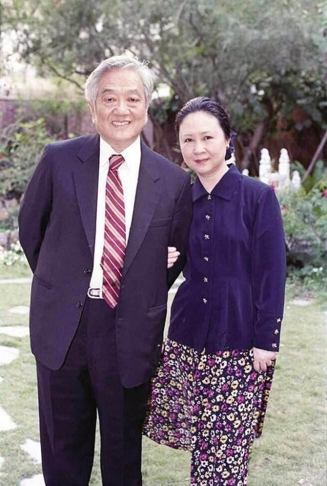 琼瑶希望丈夫每天说爱我当丈夫患上失智症后她希望丈夫安乐死