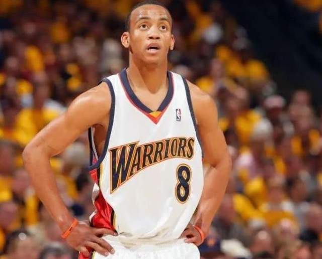 埃尔文海耶斯 数据刷子！盘点NBA数据好战绩差的十大球星：湖人就将成为代表！