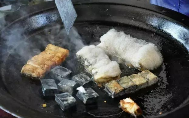 全国各地的臭豆腐你更喜欢哪个呢附带北京炸窝头配臭豆腐制作方法