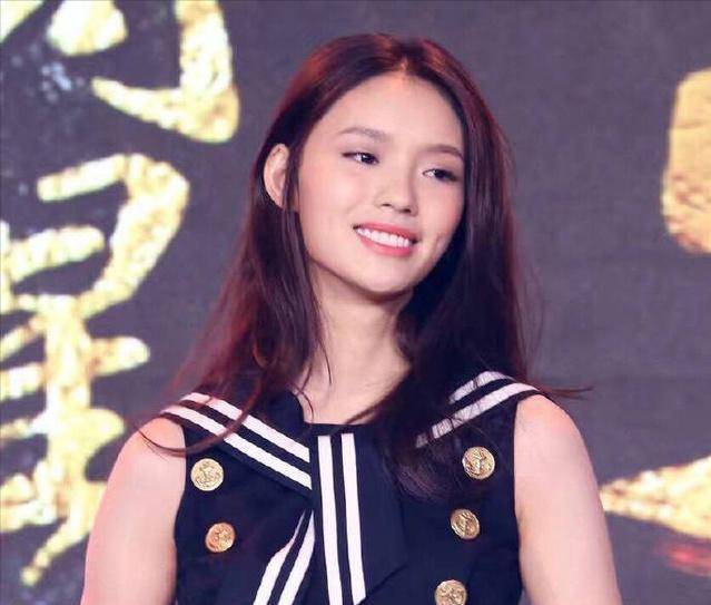 龅牙也美的女明星只服这12位,周海媚灵动自然,邱淑贞性感迷人