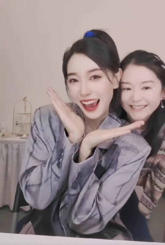 冠军孙一文柏雪同框活久见孙一文梳高马尾英姿飒爽却被闺蜜抢走风头