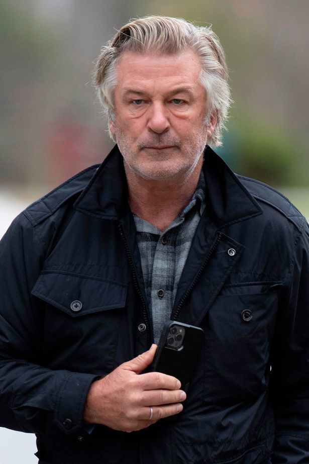 好莱坞男星亚历克·鲍德温(alec baldwin)前不久在电影《rust》片场