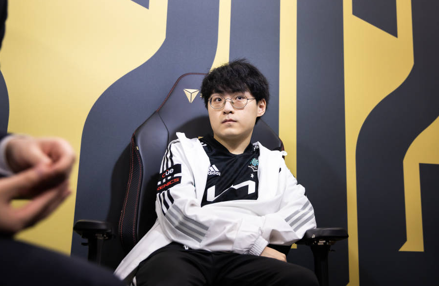 近日,edg主教练茂凯发布的一则心路历程再次引起了lpl粉丝们的热议