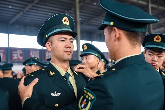 最燃"成人礼"丨今天,我们正式入列火箭军