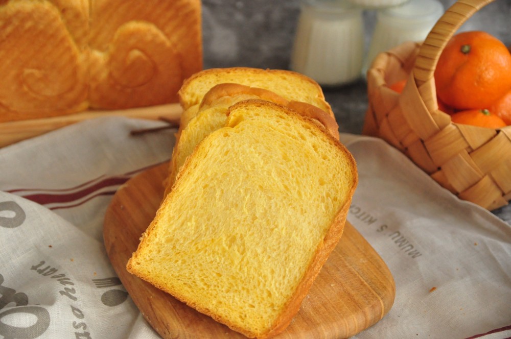 不用一滴水就做出来的南瓜吐司,金黄喧软,柔软好吃_腾讯新闻