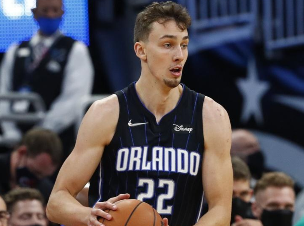 未来可期魔术队小瓦格纳攻防能力升级靠实力坐稳球队首发位置