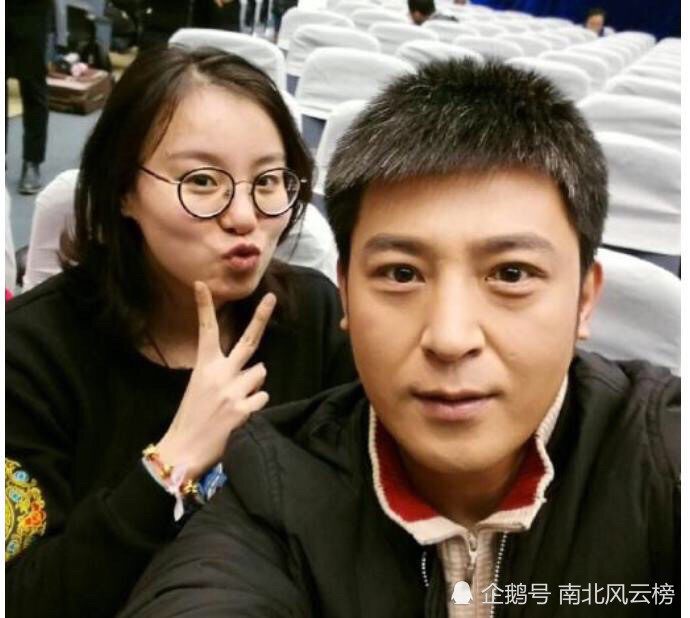 春晚红人孙涛,为什么红了25年没绯闻?看他妻子是谁就知道原因了