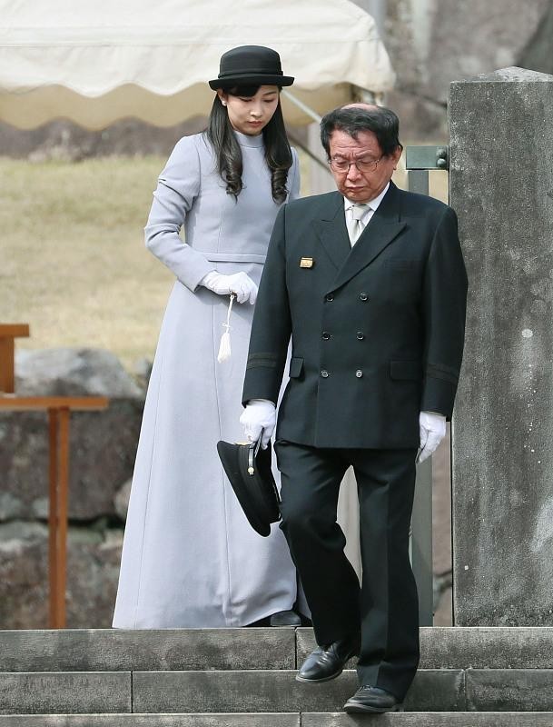 佳子公主不愧是日本最美公主，长相大方还可爱，穿的成熟也不显老高考经典素材