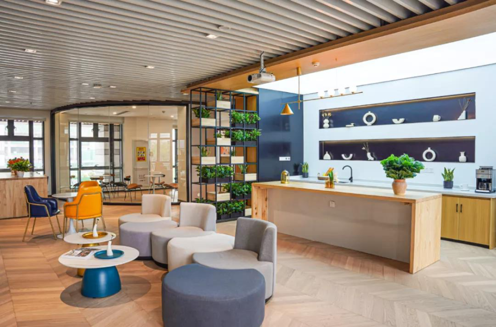 杭州和达雅遇品牌公寓公共区域内,全新布置的共享厨房,烘干房,健身房