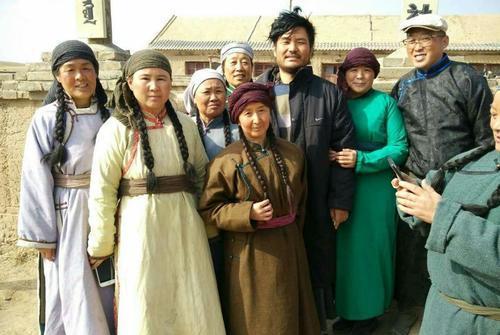 当年国家将上海孤儿送到内蒙古大草原由当地人抚养后来怎样了