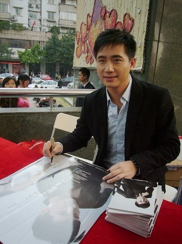 《外来媳妇本地郎》康祁耀戏里万人迷,戏外身家过亿,已婚生子?