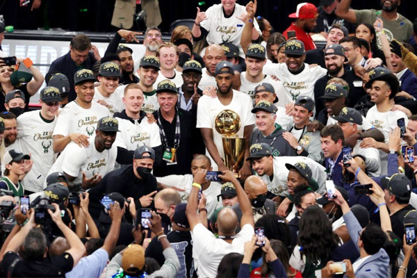 nba NBA本赛季四大夺冠热门：仅有热火攻防兼备，湖人的软肋非常明显