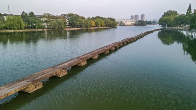 绍兴小众景点白玉长堤之称的古纤道造形独特国内罕见
