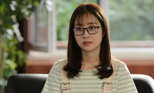 筱素清与丈夫王永会在龙首山旅游一家三口都演过乡村爱情