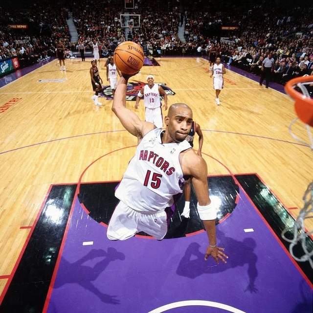 文斯·卡特 NBA75大巨星遗珠：“半人半神”文斯·卡特，22年韶华铸就华美乐章