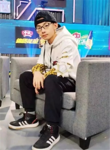 中国最小黑客汪正扬:8岁学编程,12岁建立网站,后来怎么样了?