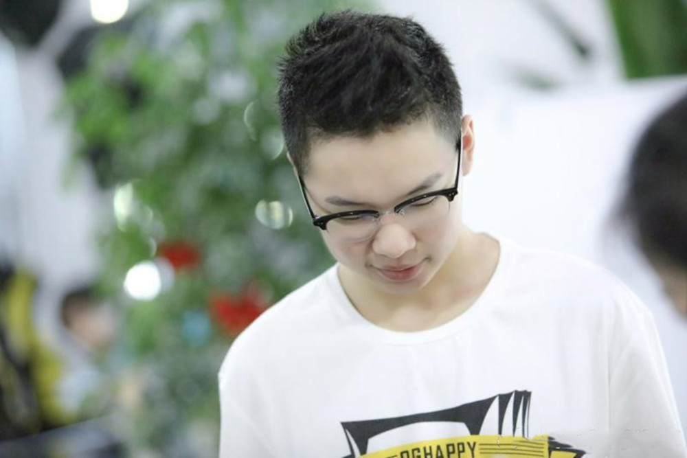 qg三冠功勋老阳发话:狼队能零封ag,打不过可以原地解散了