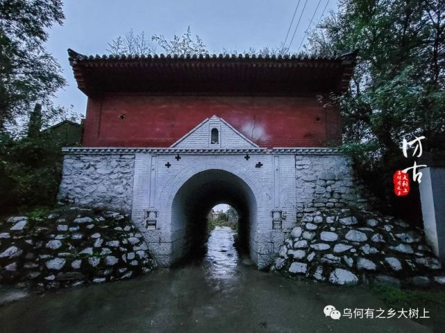 这座乡村里的天齐庙却绘有清代女子十二乐坊显得特别珍贵