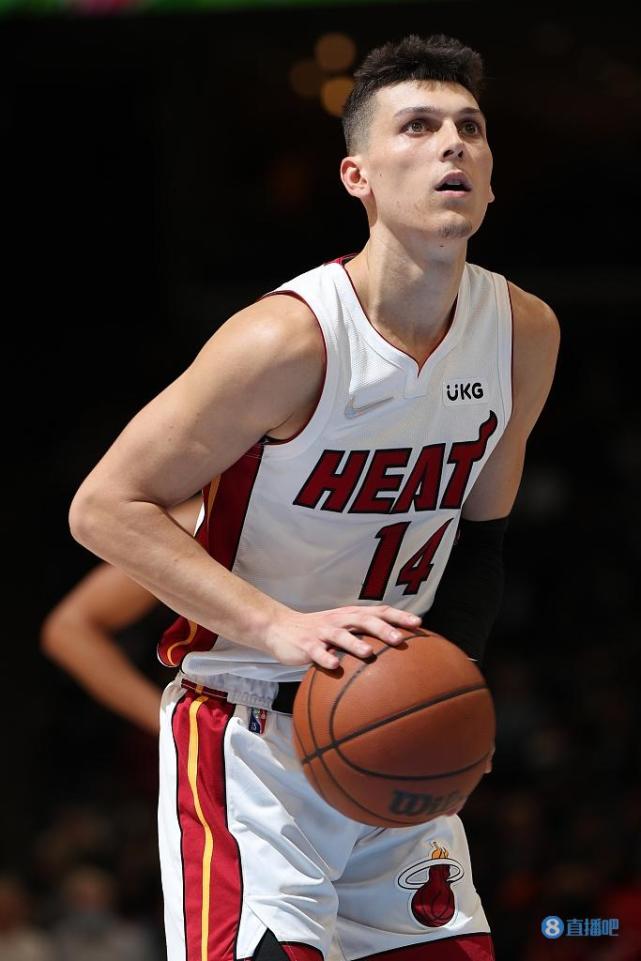 希罗本赛季3次替补砍下30联盟其他球员加起来6次做到