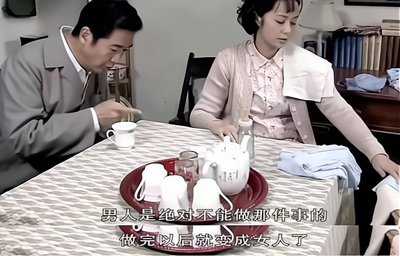 《金婚》里的"佟多多",出道20年洁身自好,嫁圈外老公好幸福