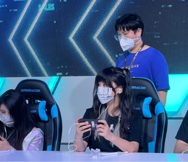 皮克桃巅峰赛真正实力曝光并且想要加入gfs战队却被九天狐拒之门外