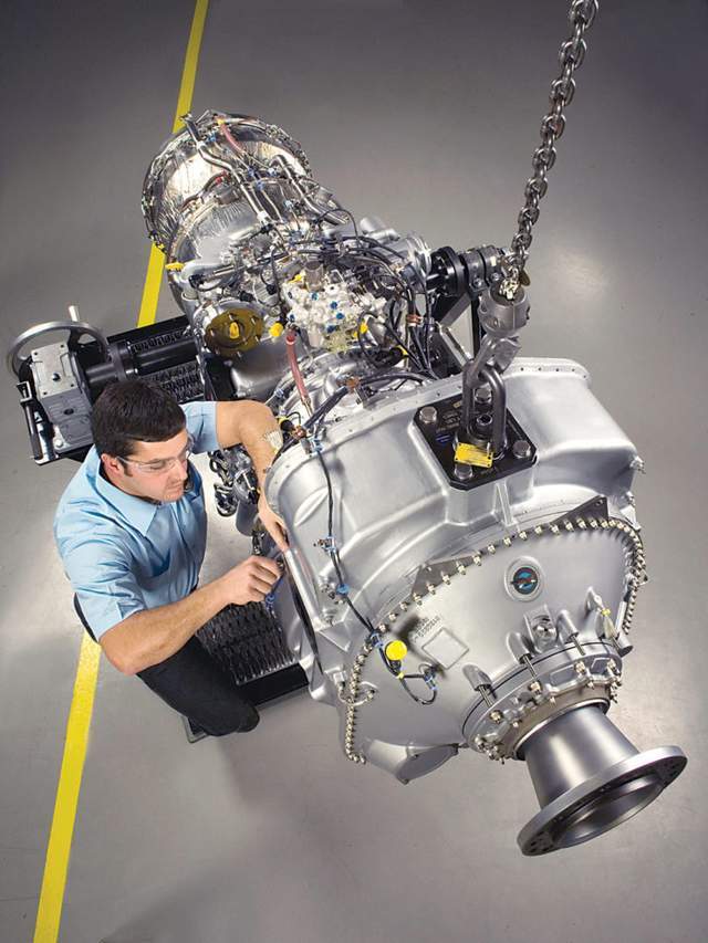 又来了,新舟700发动机被加拿大断供,连支线涡桨客机也不放过?