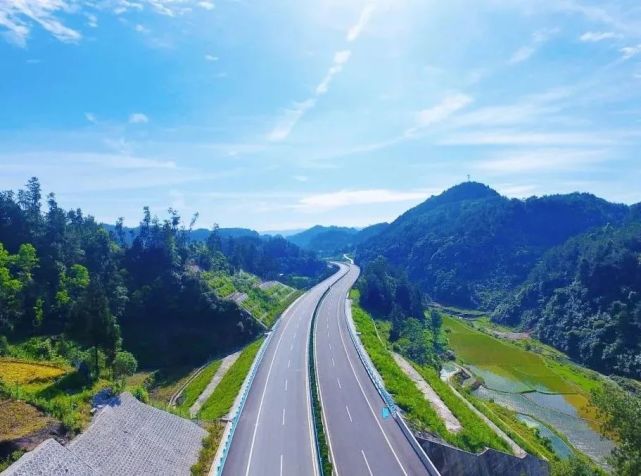 今日11时,s32玉新(石新段)高速开通运营,这些安全知识要践行!