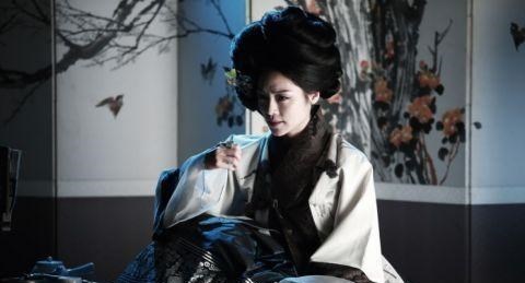 张绿水在为燕山君生下了一个孩子之后,燕山君更是不顾朝鲜文武群臣的