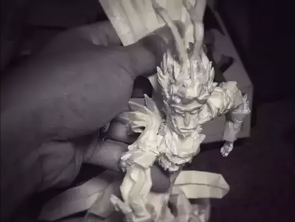 折纸天才秦坤:不拼接,不裁剪,一张纸,折出大千世界!_腾讯新闻