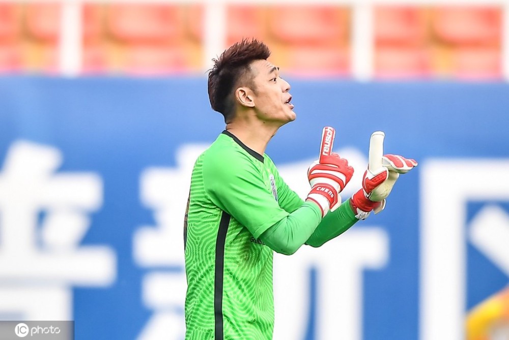 圣曾诚归来18岁只身赴印尼留洋伤痕累累却从不轻易倒下