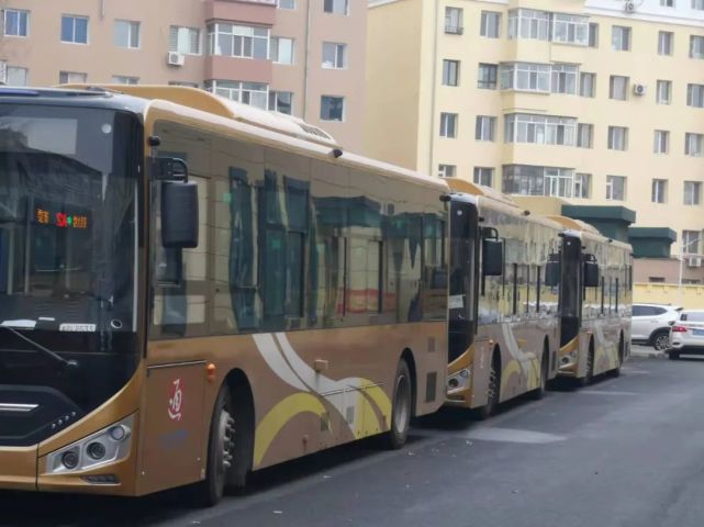 純電動(dòng)公交車(chē)陸續(xù)上線(xiàn)運(yùn)營(yíng)(圖2)